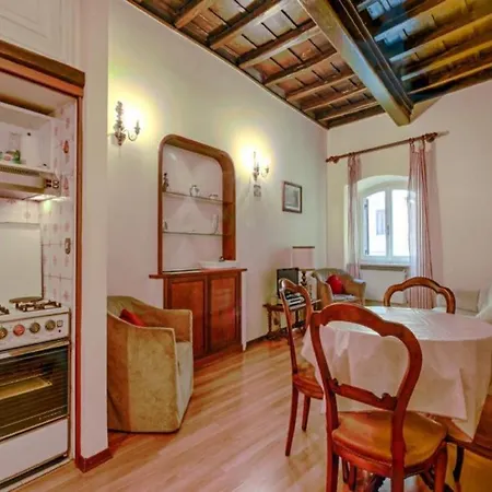 My Pantheon Navona Sweet Apartman *